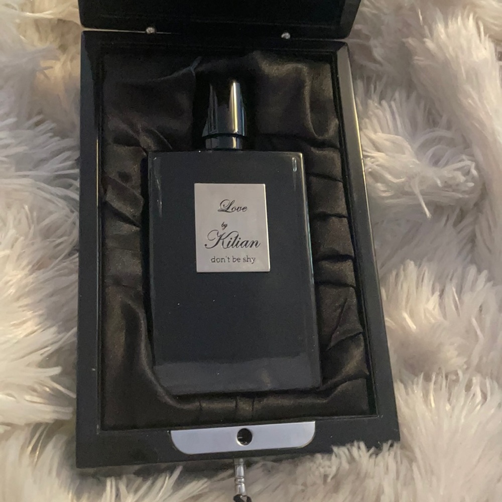 Love don’t be shy in 50 ml refillable bottle